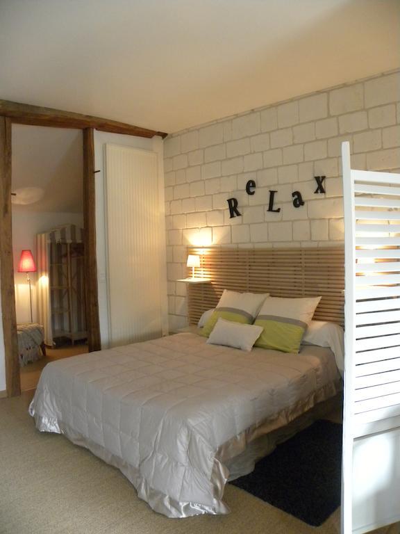 Entre Cour Et Jardin Hotel Chalons-en-Champagne Room photo