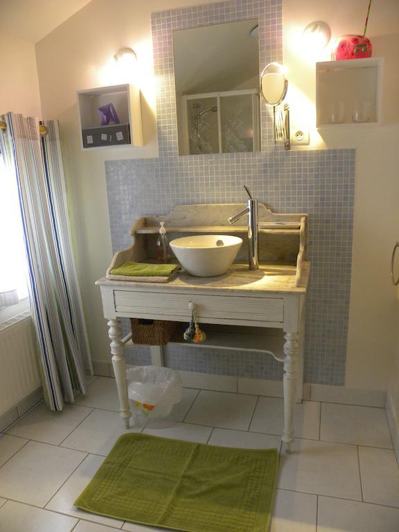 Entre Cour Et Jardin Hotel Chalons-en-Champagne Room photo